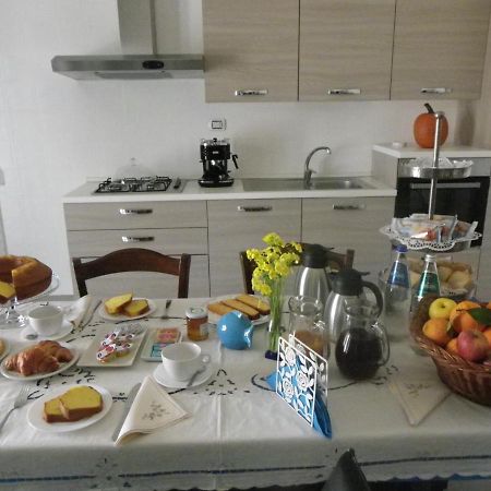 B&B And Home Restaurant La Casa Del Pescatore SantʼAnna Arresi Екстериор снимка