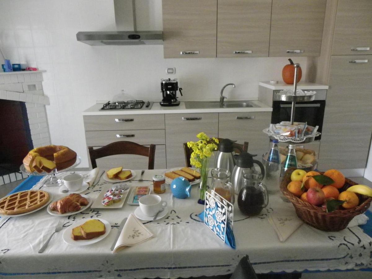 B&B And Home Restaurant La Casa Del Pescatore SantʼAnna Arresi Екстериор снимка