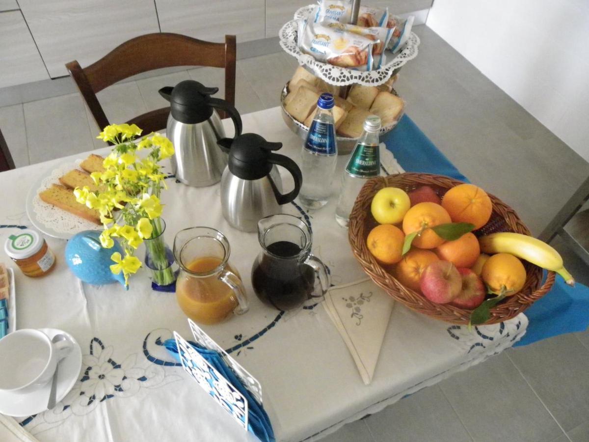 B&B And Home Restaurant La Casa Del Pescatore SantʼAnna Arresi Екстериор снимка