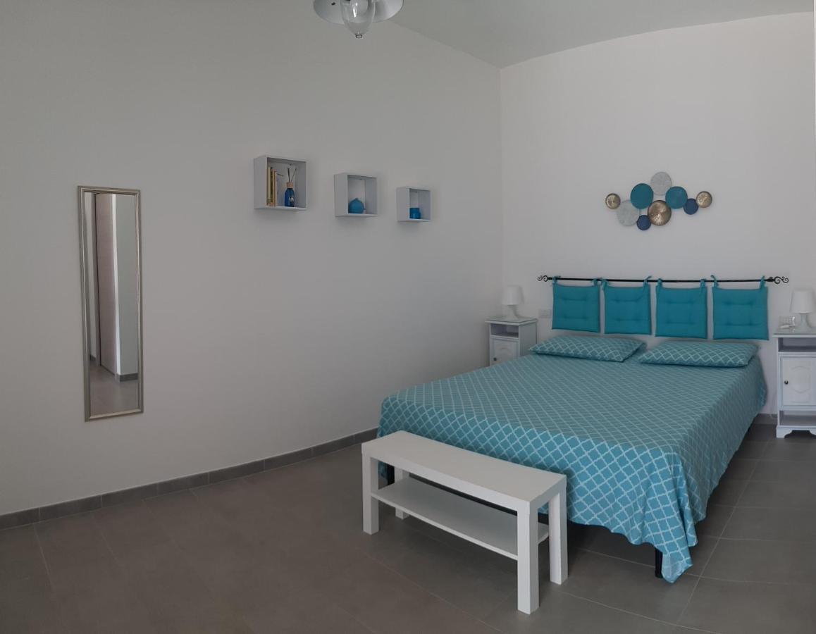 B&B And Home Restaurant La Casa Del Pescatore SantʼAnna Arresi Екстериор снимка
